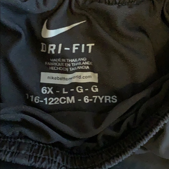 Nike girls Dri-Fit shorts black size 6x lined - Picture 2 of 8